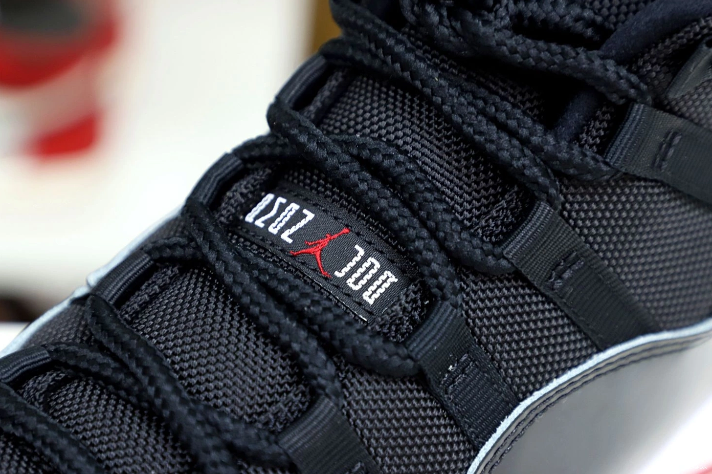 AIR 2019 RETRO JORDAN 'BRED' 11 1231